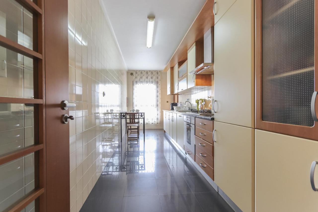 Appartamento Modern Bela Vista By Homing Lisbona Esterno foto